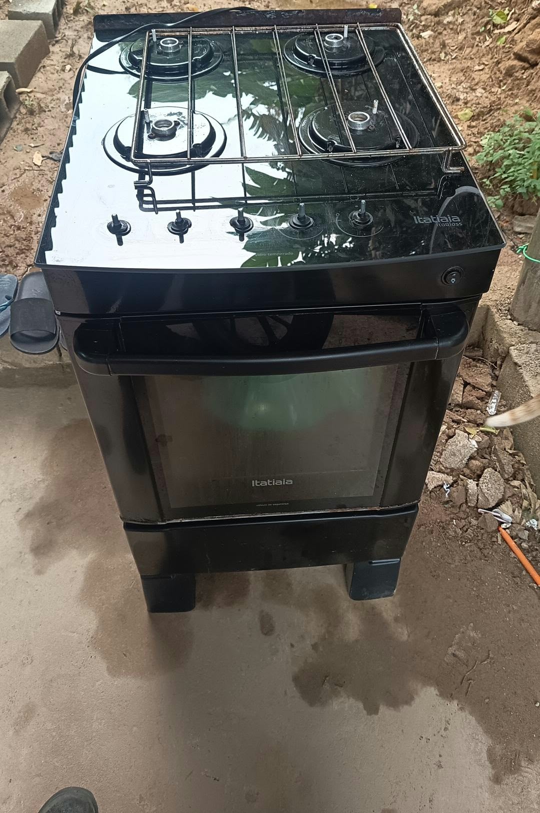 Fogão preto Itatiaia 4 bocas
