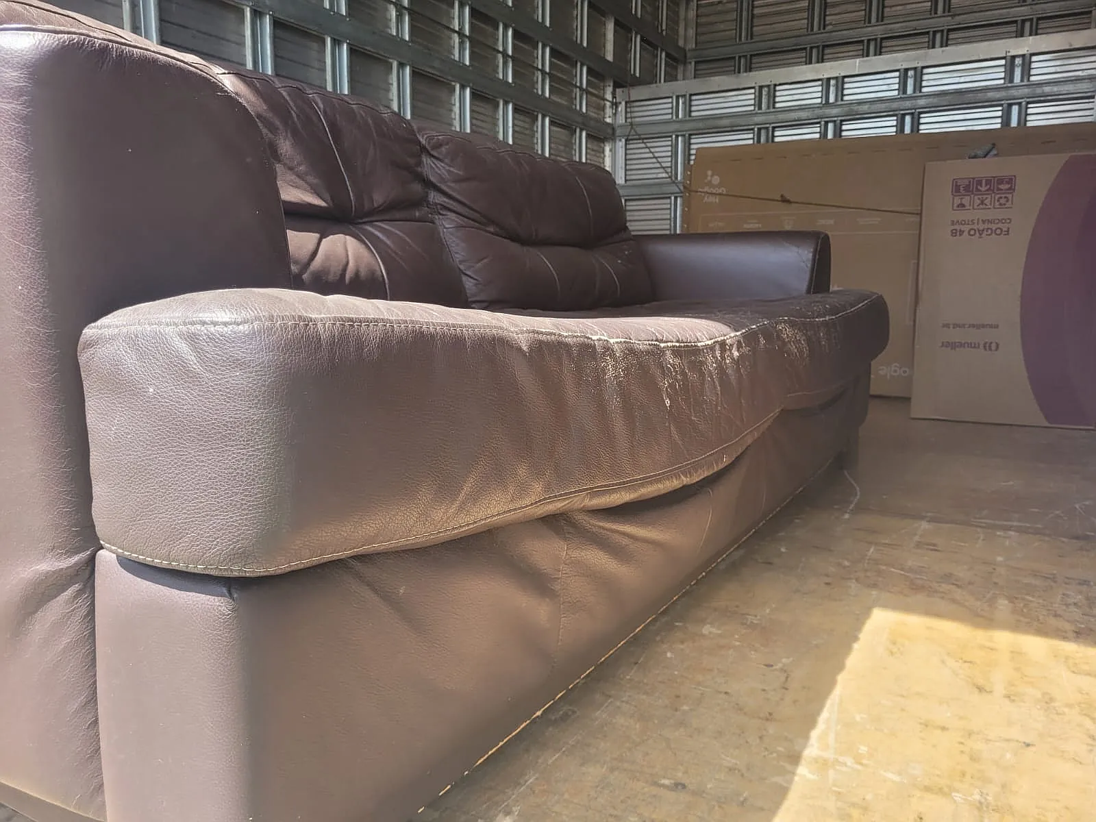 Detalhe de Sofa 3 Lugares